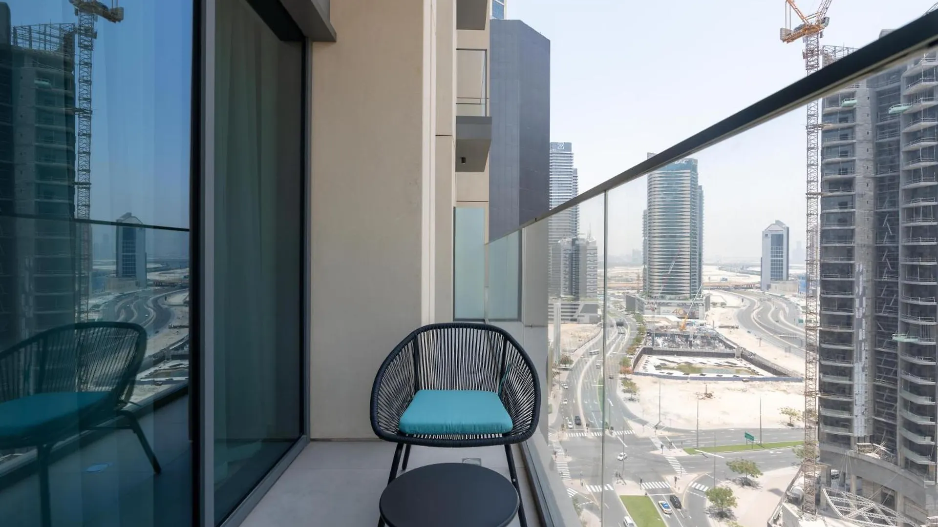 Burj Royal - Across Dubai Mall & Burj Khalifa Apartment